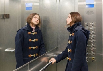 ZNATE LI ZAŠTO SVAKI LIFT IMA OGLEDALO? Razlog sigurno niste znali