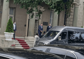 SASTANAK ZATVOREN ZA JAVNOST Dodik i Vučić dočekali patrijarha Porfirija i arhijereje