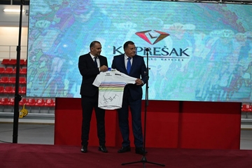 Dodik otvorio prvenstvo, Slovencima timski hronometar