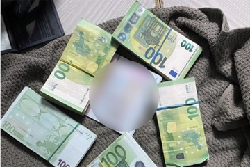 Ca­ri­ni­ci u pe­ški­ru na­šli 51.000 evra