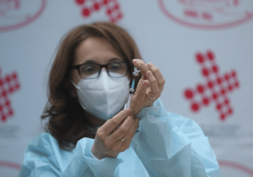 Kovaks u ćorsokaku: Vakcina nema, vlast ODBACUJE ODGOVORNOST