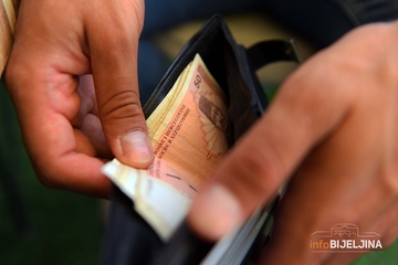 Potrošači na mukama: Na rezervoaru goriva izgube sve što su na plati dobili