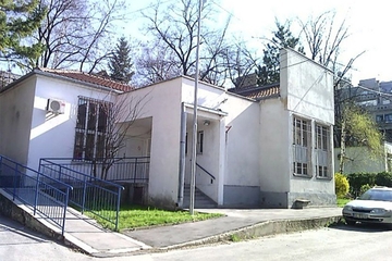 Oglasio se direktor škole u kojoj će Kosta K. nastaviti obrazovanje