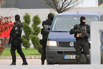 Akcija "Kamen": Pala četiri dilera sa dva kilograma skanka