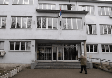 PRIJEDORČANIN UHAPŠEN NAKON KRAĐE AUTA Ukrao "corsu" iz graže pa je ostavio u gradu