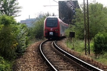 DRAMA! Ženu pregazio voz dok je zaobilazila rampu na električnom trotinetu