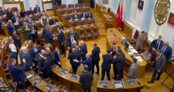Umalo tuča na sjednici Skupštine Crne Gore (VIDEO)