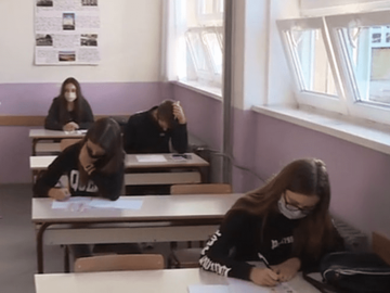 Đaci ponovo u klupama