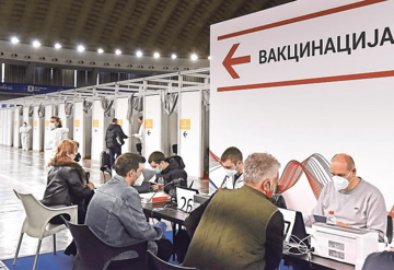 DUGI REDOVI NA BEOGRADSKOM SAJMU Počelo davanje druge doze vakcine za strane državljane