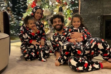 Mohamed Salah se ponovo pojavio u božićnom izdanju ispred jelke i izazvao brojne reakcije