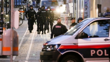 Srpski huligani napravili haos u Beču; pljuvali, tukli, gađali. "Ubij, zakolji" /VIDEO/