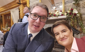 NAJJAČI NA SVIJETU Brnabić objavila selfi sa Vučićem (FOTO)