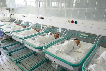 Pred smrt otkrio kćerki bolnu istinu "Kupili smo te za 30.000 maraka, oprosti nam"