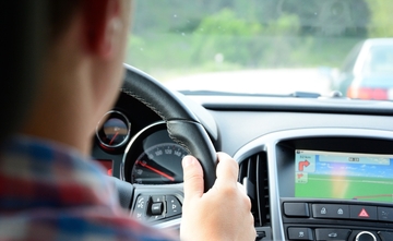 Dječak preminuo u automobilu, baka ga zaboravila