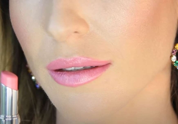 DAJU SVJEŽINU LICU Ruževi roze nijansi obilježiće 2022. godinu