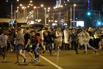 Ubjedljiva pobjeda Lukašenka, sukobili se demonstranti i policija