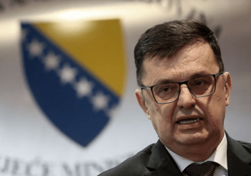 “Olakšati putovanja u inostranstvo” Tegeltija poručuje da bi građani BiH uskoro trebalo da dobiju KOVID PASOŠE