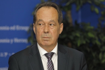 Nema dovoljno ruku za Podžićevu smjenu