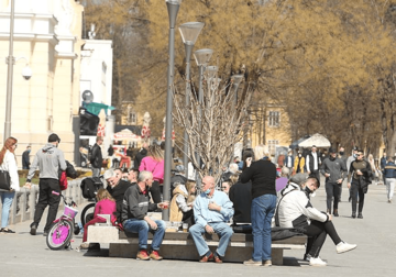 POPODNE PROLAZNA KIŠA Danas oblačno sa sunčanim periodima