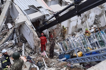 Spasena djevojka iz ruševina 200 sati poslije razornog zemljotresa