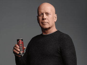 Bruce Willis i HELL ENERGY se ponovo udružuju i snimaju sa najzgodnijom ženom na svijetu