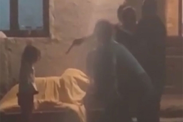 Šokantan prizor u Srbiji: Žena snimljena kako "istjeruje đavola" iz djevojčice