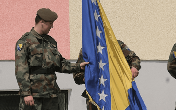 ŠTA MLADI MISLE O SIMBOLIMA BiH Zajednički praznik može, ali sporni su zastava i grb