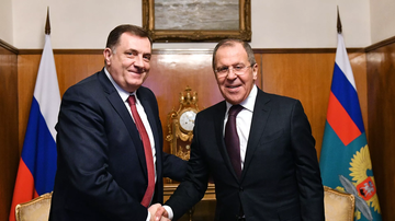 Ruski ambasador uručio Dodiku poklon od Lavrova /foto/