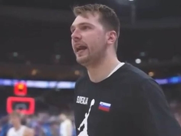 "Je**m ti mater, p***o jedna!" Dončić poludio, napao sudije i psovao ih na srpskom pred kamerama! (VIDEO)