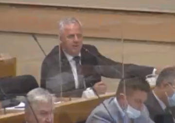 "Štab je izričit" Opozicionarima u NSRS isključen mikrofon jer nisu nosili masku