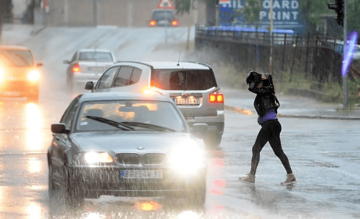 BEZ KIŠOBRANA NE IZLAZITE Meteorolozi za sutra najavljuju nestabilno vrijeme sa PLJUSKOVIMA