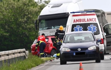 NESREĆA U BIJELJINI! Otac i kćerka poginuli u sudaru 
