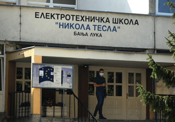 STIPENDIJE ZA SREDNJOŠKOLCE Po 100 maraka za 591 učenika