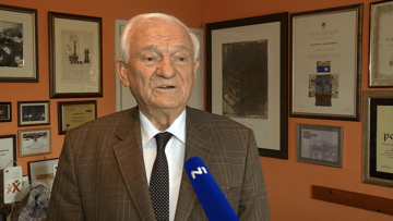 Preminuo Jovan Divjak