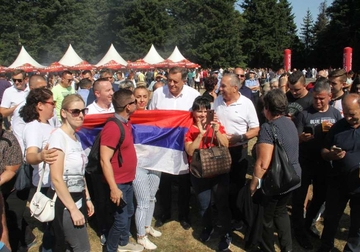 "Napadima na SNSD pokazuju SVOJU NEMOĆ" Iz vladajuće stranke odgovorili opoziciji zbog skupa na Mrakovici