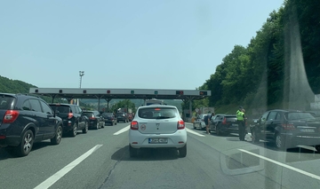 Velike gužve na naplatnim kućicama zbog nesreće u Jošanici