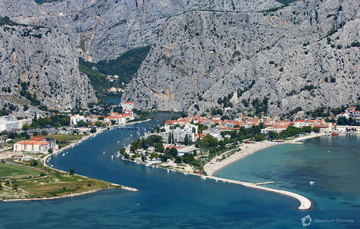 Građane i turiste uznemirile sirene za uzbunu koje su odjekivale dva sata u Omišu