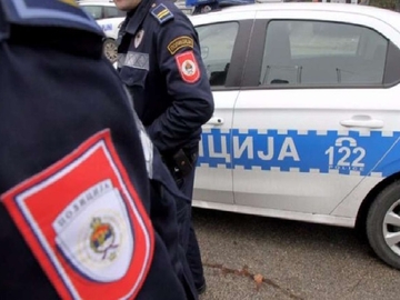 Svi završili na UKC: Odbio da pomjeri „audi“ sa pješačkog, pa se potukao s policijom