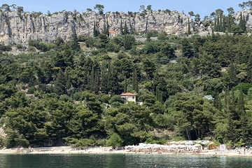 Ženu udario grom dok je plivala: Iz mora je izvukli kupači