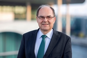 Šmit izbjegavao odgovor da li će smijeniti Dodika