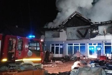 Gori poslovni prostor u Milićima, požar zahvatio i dvije kuće