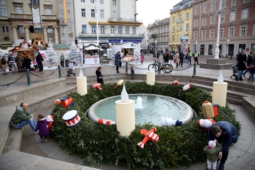 Zagreb: Na Badnjak ulice prepune ljudi (FOTO)
