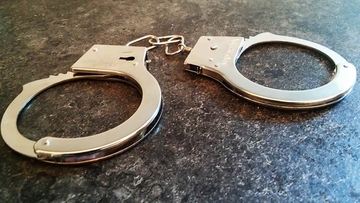 U Tuzli uhapšen kriminalac osuđen na 26 godina zatvora, zaplijenjeno 2,6 kg droge