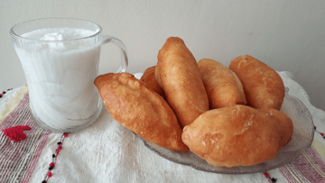 Piroške iz rerne su nešto najbolje što ćete probati: Recept za gurmansko pecivo sa kačkavaljem