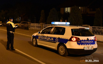 Dvije osobe povrijeđene u saobraćajnoj nezgodi, prebačene na UKC RS