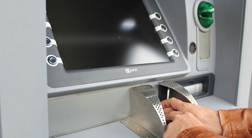 Sarajevo: Radnica banke prevarama na bankomatu ukrala 106.000 KM