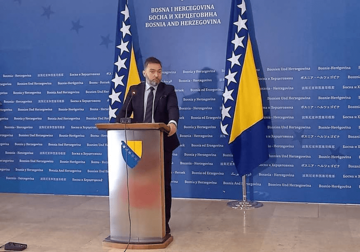 "KOŠARAC BAJKAMA OBMANJUJE JAVNOST" Nevladine organizacije optužuju vlasti BiH, UNDP i ambasadu Velike Britanije da krše Pariški sporazum